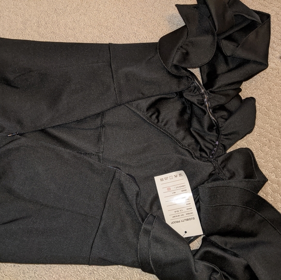 Off the shoulder pant romper - Picture 5 of 6